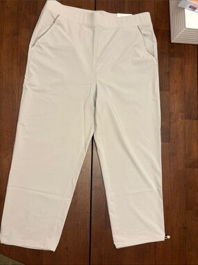 Chico's Light Beige Cropped Pull-On Pants